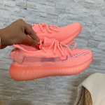 Кроссовки женские Yeezy Boost Adidas Артикул LUX-14879. Вид 1