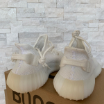Кроссовки женские Yeezy Boost Adidas Артикул LUX-14880. Вид 2