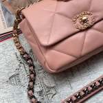 Сумка женская Chanel 19 Chanel Артикул LUX-36858. Вид 2