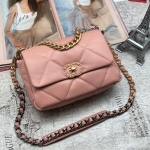 Сумка женская Chanel 19 Chanel Артикул LUX-36858. Вид 1