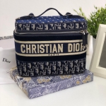 Косметичка Christian Dior Артикул LUX-40265. Вид 1