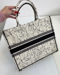 Сумка женская Book Tote 41 см Christian Dior Артикул LUX-41910. Вид 3