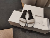 Шлепанцы The Row Артикул LUX-121813. Вид 1