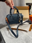 Сумка женская mini  17 см Louis Vuitton Артикул LUX-128879. Вид 1