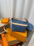 Сумочка-косметичка Louis Vuitton Артикул LUX-133009. Вид 1