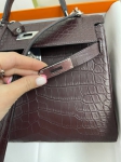 Сумка женская Kelly 28 cm, PHW Crocodile Niloticus  Mat Hermes Артикул LUX-83352. Вид 3
