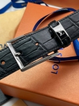 Ремень из натуральной кожи крокодила Louis Vuitton Артикул LUX-89805. Вид 2