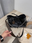 Сумка женская Louis Vuitton Артикул LUX-104478. Вид 4
