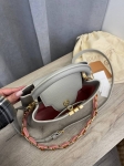Сумка женская Capucines Louis Vuitton Артикул LUX-107217. Вид 5