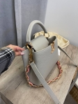 Сумка женская Capucines Louis Vuitton Артикул LUX-107217. Вид 6