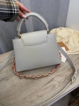Сумка женская Capucines Louis Vuitton Артикул LUX-107217. Вид 7