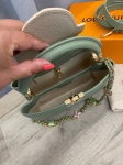 Сумка женская Capucines Louis Vuitton Артикул LUX-109044. Вид 4
