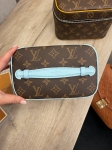 Несессер  Nice mini из вощеной канвы Monogram Macassar Louis Vuitton Артикул LUX-114838. Вид 4