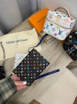 Обложка на паспорт  Louis Vuitton Артикул LUX-115680. Вид 3