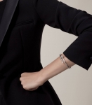 Браслет Juste un Clou, классическая модель, золото 18 карат, 32 бриллианта классической огранки  Cartier Артикул LUX-116582. Вид 1