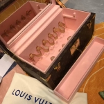 Сундук для ванных принадлежностей Louis Vuitton Артикул LUX-117920. Вид 4