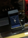 Крестик из белого золота 750 пр  Graff Артикул LUX-121011. Вид 2