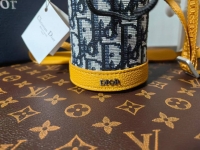 Термос  Christian Dior Артикул LUX-121756. Вид 3