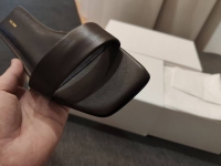 Шлепанцы The Row Артикул LUX-121812. Вид 2