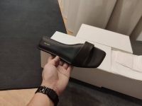 Шлепанцы The Row Артикул LUX-121812. Вид 3