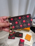 Ключница Louis Vuitton Артикул LUX-122208. Вид 1