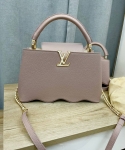 Сумка женская Capucines  Louis Vuitton Артикул LUX-123300. Вид 1
