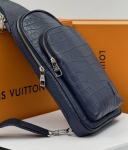Сумка-слинг из натуральной кожи крокодила  Louis Vuitton Артикул LUX-127084. Вид 2