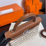 Сумка женская  Kelly, 28, PHW  swift leather Hermes Артикул LUX-128294. Вид 3