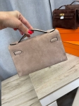Сумка женская  Kelly Pochette, GHW Hermes Артикул LUX-128903. Вид 2