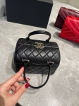 Сумочка-шкатулка Chanel Артикул LUX-130878. Вид 3