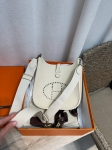Сумка женская Evelyne 23 cm Clemence leather Hermes Артикул LUX-131766. Вид 1