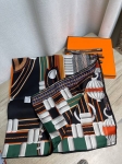 Платок  Carre  Hermes Артикул LUX-132906. Вид 3
