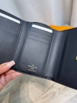 Кошелёк Louis Vuitton Артикул LUX-132943. Вид 3