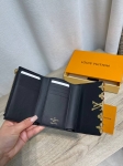 Кошелёк Louis Vuitton Артикул LUX-132943. Вид 4