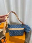 Сумочка-косметичка Louis Vuitton Артикул LUX-133009. Вид 6