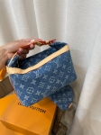 Сумочка-косметичка Louis Vuitton Артикул LUX-133009. Вид 8