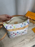 Сумочка-косметичка Louis Vuitton Артикул LUX-133008. Вид 3