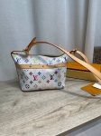 Сумочка-косметичка Louis Vuitton Артикул LUX-133008. Вид 6