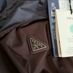 Двусторонняя ветровка Prada Артикул LUX-133087. Вид 5