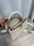 Сумка женская Capucines 27 cm Louis Vuitton Артикул LUX-133654. Вид 7