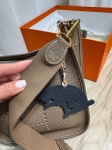 Сумка женская Evelyne 23 cm Clemence leather Hermes Артикул LUX-134326. Вид 4