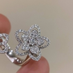 Двойное кольцо с бриллиантами Graff Wild Flower Double Diamond Ring Graff Артикул LUX-134832. Вид 2