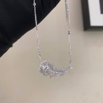 Колье  Plume de Paon от ювелирного дома Boucheron.   Артикул LUX-134833. Вид 4