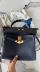 Сумка женская Kelly, 28, Togo Hermes Артикул LUX-135461. Вид 4