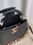 Сумка женская Capucines Louis Vuitton Артикул LUX-135552. Вид 4