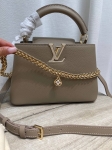 Сумка женская Capucines Louis Vuitton Артикул LUX-135550. Вид 2