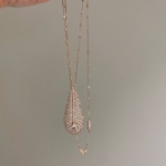 Изысканное  колье с подвеской Plume de Paon Boucheron  Артикул LUX-136156. Вид 2