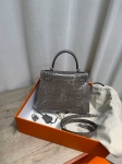 Сумка женская Kelly, 25, PHW Crocodile Alligator Lisse Hermes Артикул LUX-136056. Вид 7