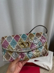 Сумочка -клатч Garavani DeVain с цветной вышивкой Valentino Артикул LUX-136267. Вид 4