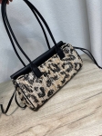  Сумка женская Petit Cabas Chanel Артикул LUX-136835. Вид 3